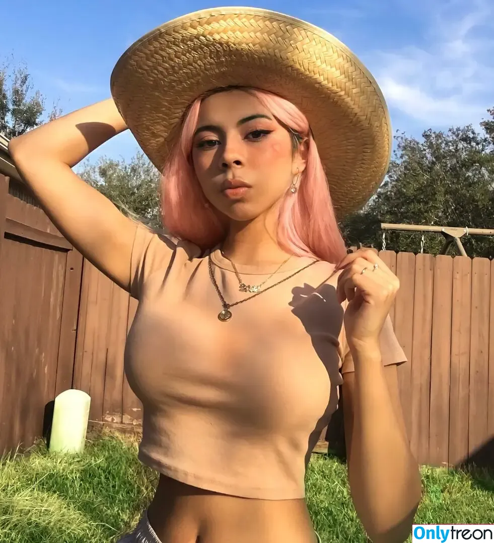 Fatima Guevara nude photo #0043 (fa_nadja22 / miss_sympathy__)