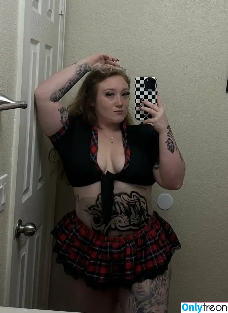 Fatty Kirkpatrick nude photo #0007 (flawlislawlis / mami__19)