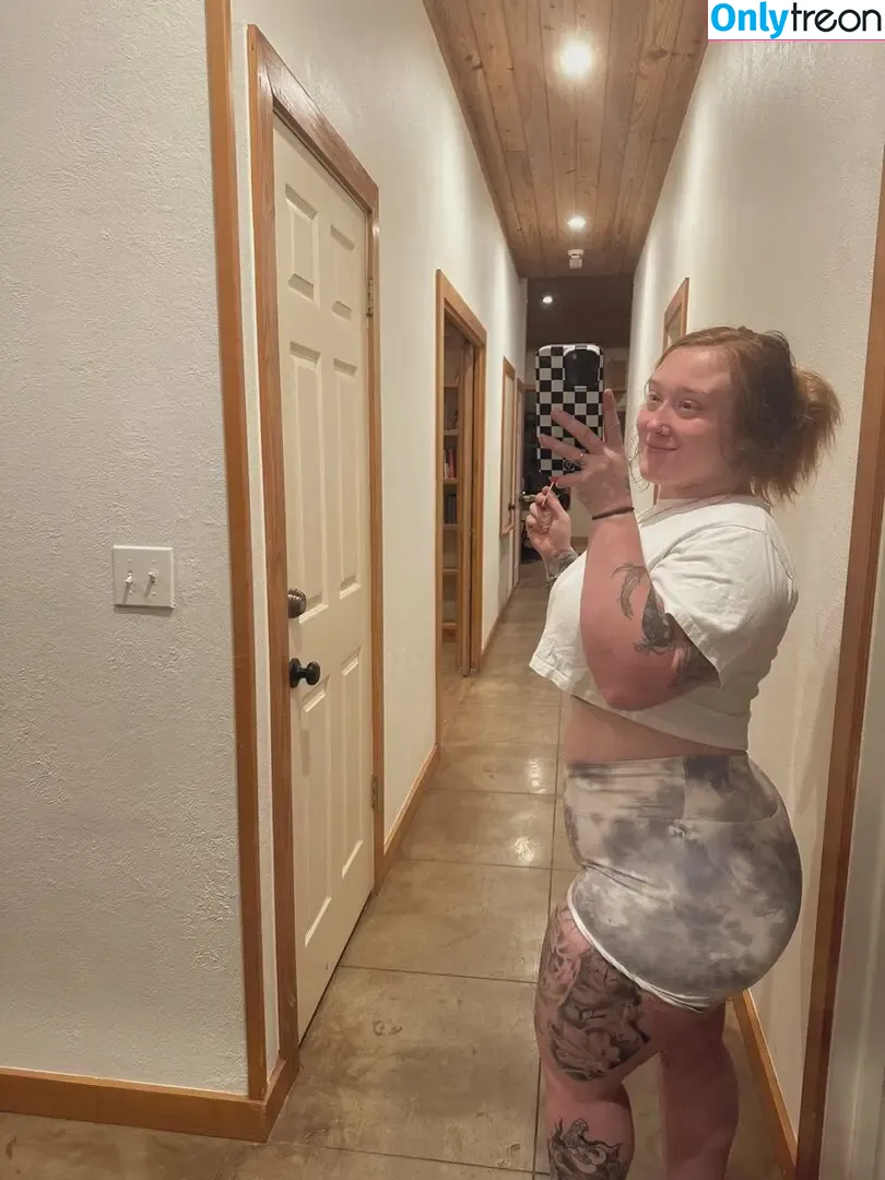 Fatty Kirkpatrick nude photo #0017 (flawlislawlis / mami__19)