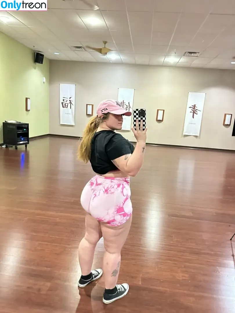 Fatty Kirkpatrick nude photo #0025 (flawlislawlis / mami__19)