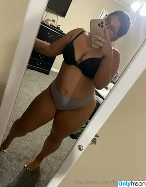 fattyass203 / Allie / mama_withthefatty / mamafromthe302 фото голая #0069