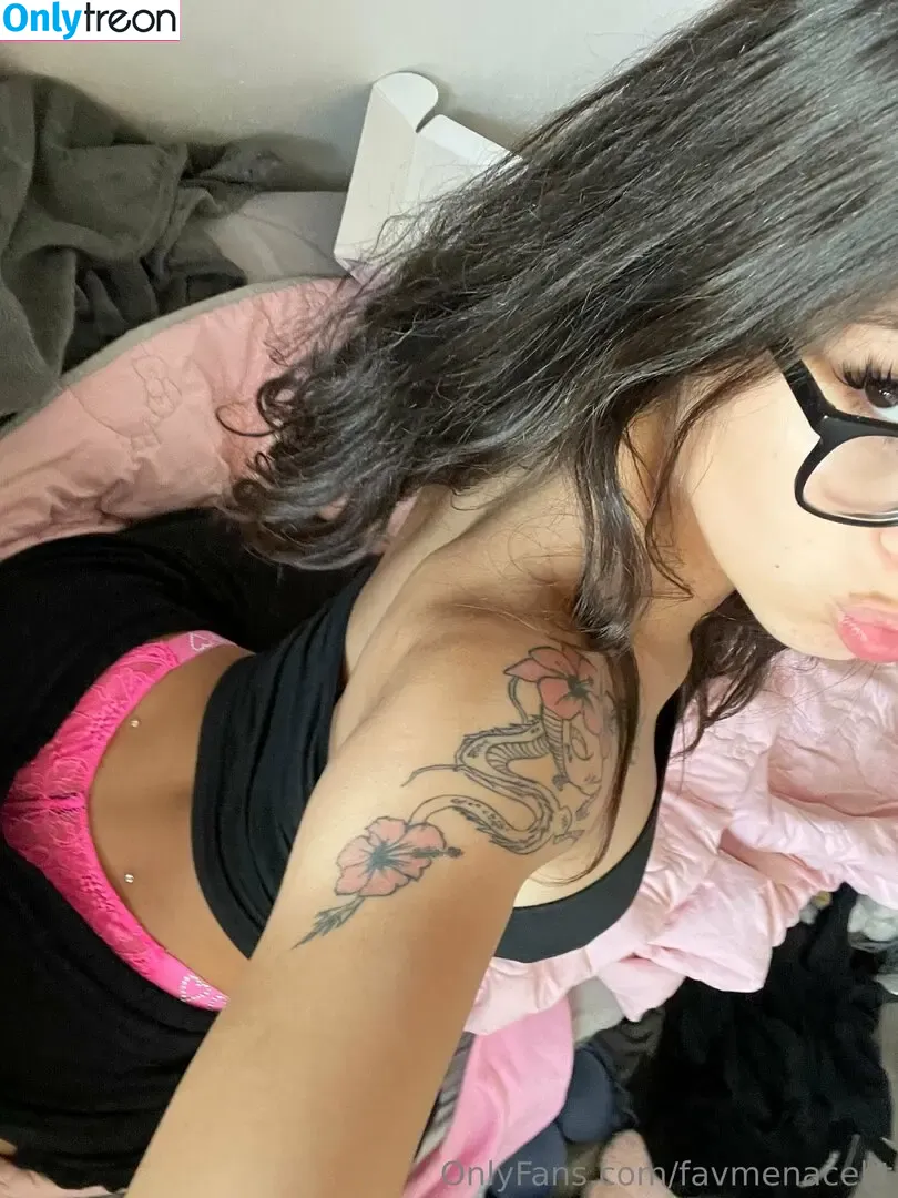 FavmenaceBT nude photo #0016 (Brienna Taveras)