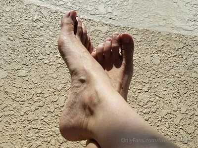 favorablefeet11 / reel фото голая #0007