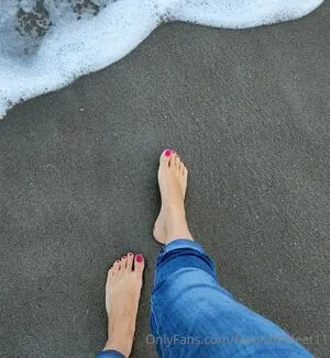 favorablefeet11 / reel фото голая #0017