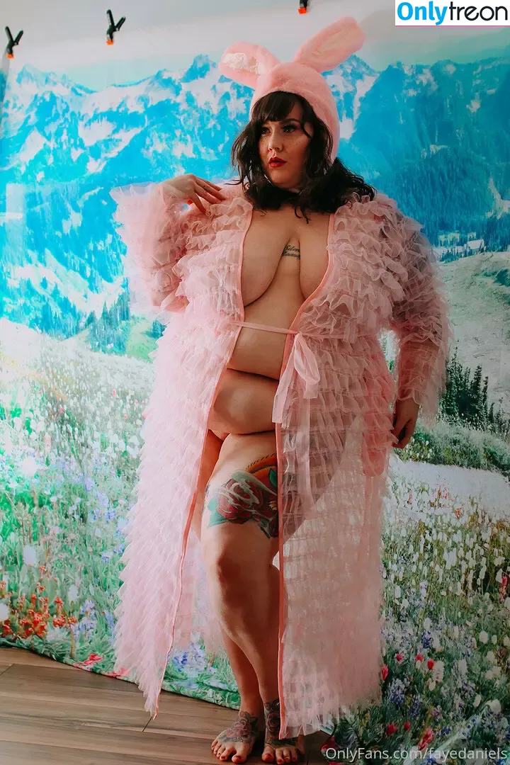 fayedaniels nude photo #0264 (fayedanielsbbw)