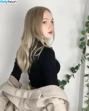  nude photo #0005