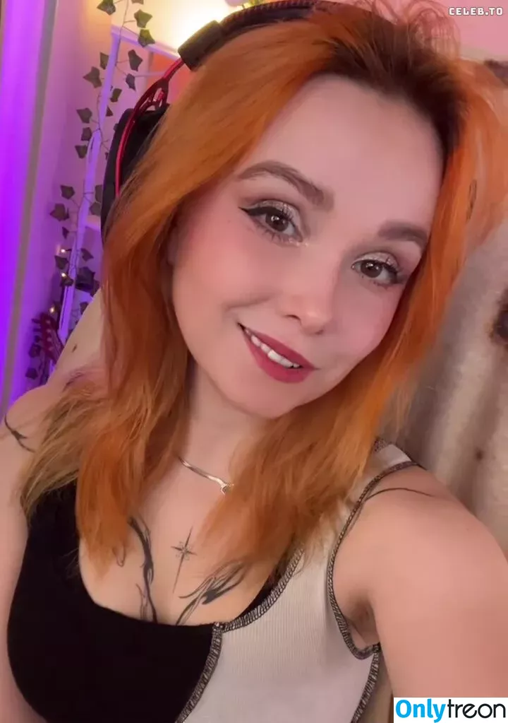 Feedeline nude photo #0300 (Feli / feedeline_ / itsonly_feli)