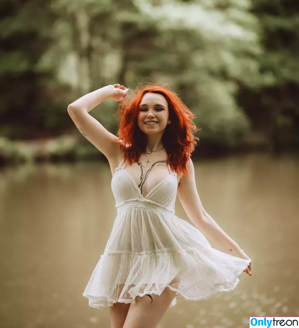Feedeline nude photo #0348 (Feli / feedeline_ / itsonly_feli)
