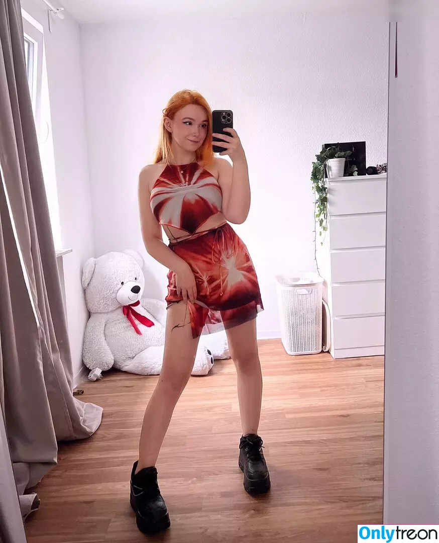 Feedeline nude photo #0372 (Feli / feedeline_ / itsonly_feli)