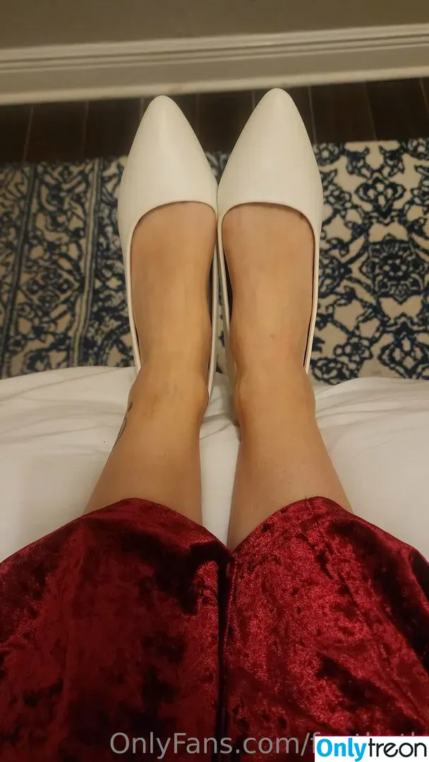 feetbeth голая photo #0100 (footsbeth)