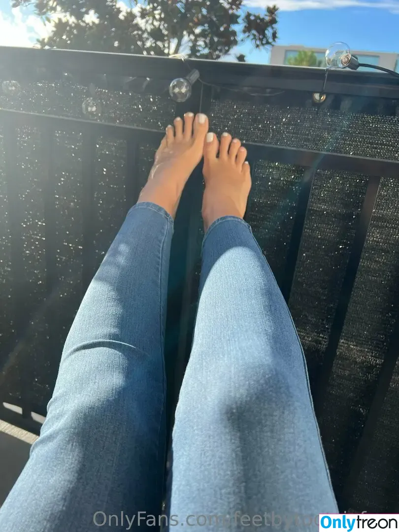 feetbytootsiefree голая photo #0031 (feetbytootsiefree)