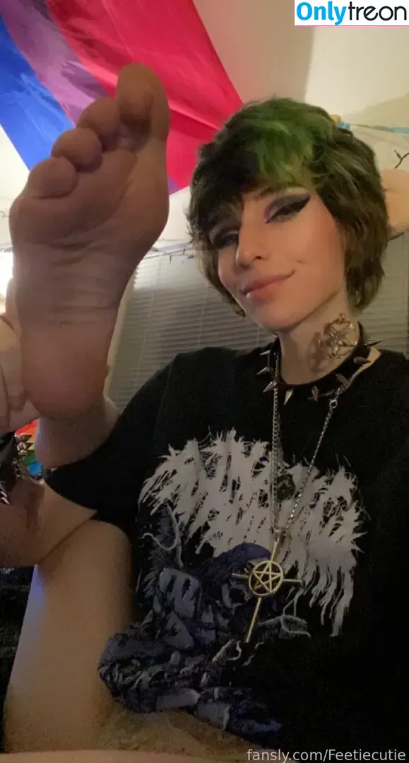 Feetiecutie nude photo #0012 (Kayla Lavigne / footiecutie)