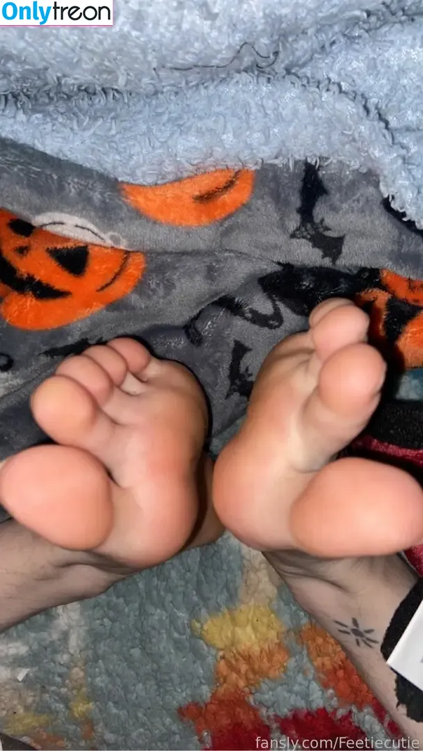 Feetiecutie nude photo #0023 (Kayla Lavigne / footiecutie)