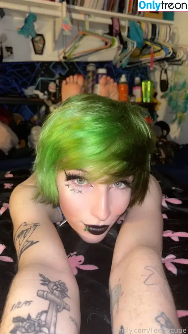 Feetiecutie nude photo #0035 (Kayla Lavigne / footiecutie)