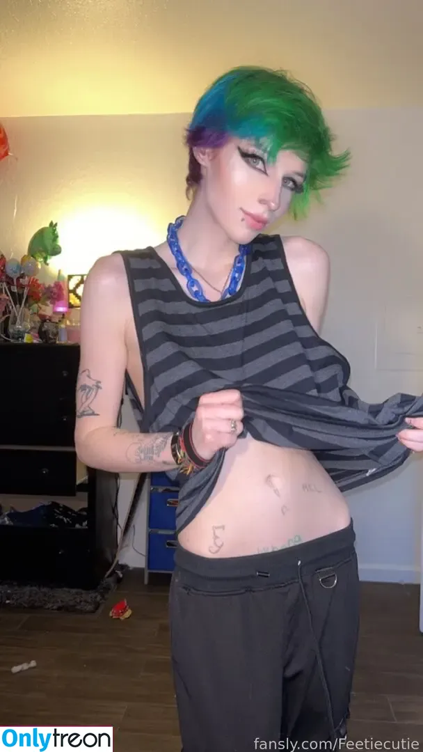 Feetiecutie nude photo #0052 (Kayla Lavigne / footiecutie)