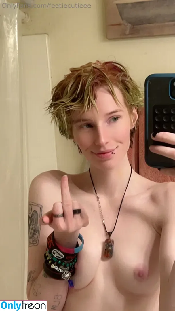 Feetiecutie nude photo #0064 (Kayla Lavigne / footiecutie)