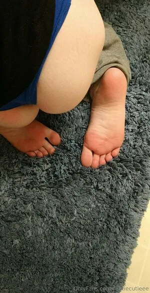 feetiecutieee / feetiecutie__ фото голая #0062