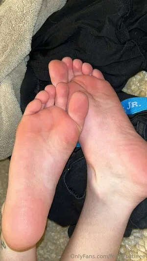 feetiecutieee / foooodiecutieee nude photo #0089