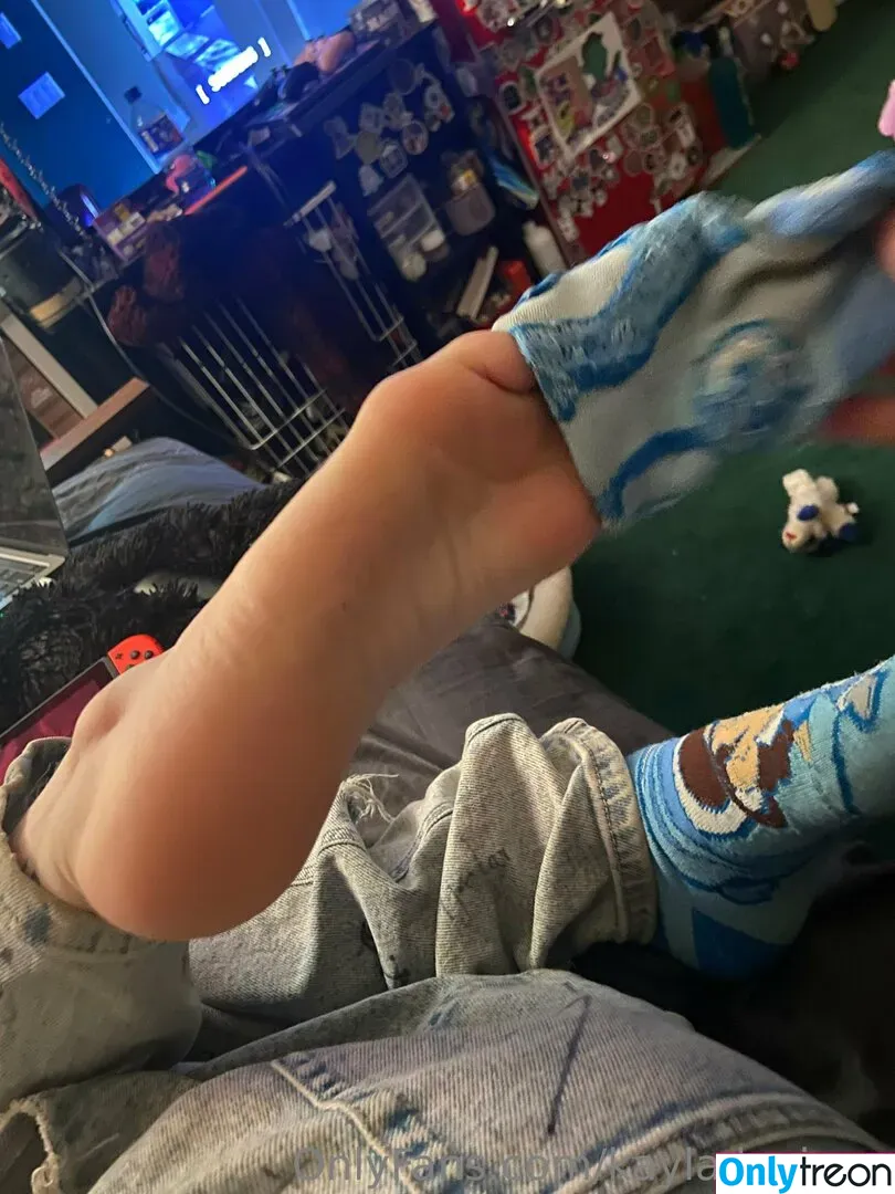 feetiecutieee nude photo #0004 (feetiecutie__)