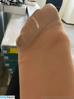 feetofdita / _lilfeet15 nude photo #0005