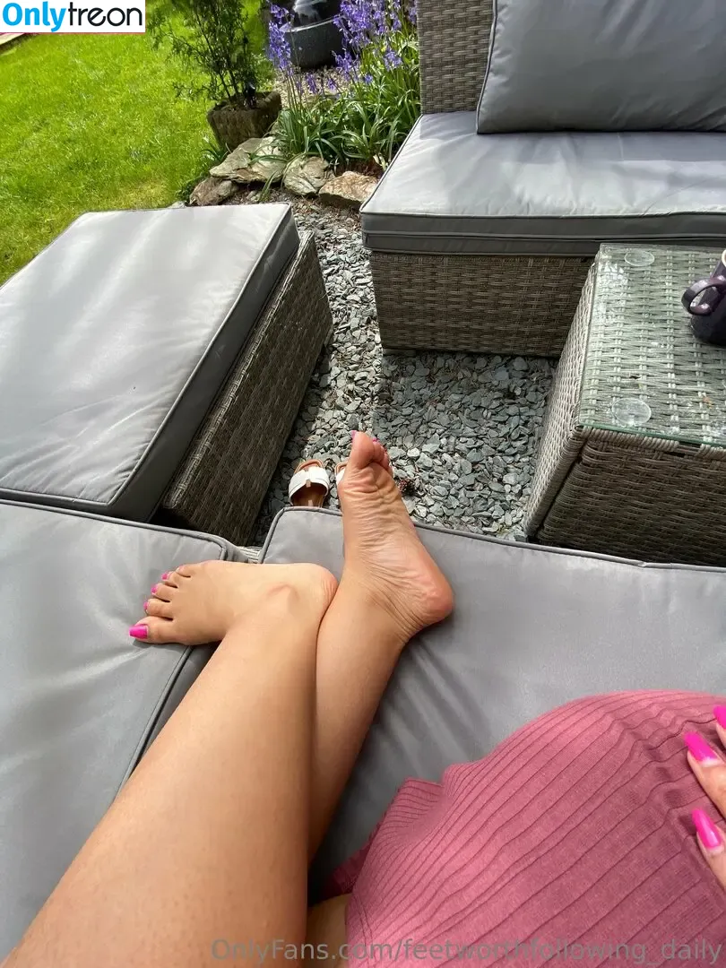 feetworthfollowing_daily nude photo #0012 (ftwtoday)