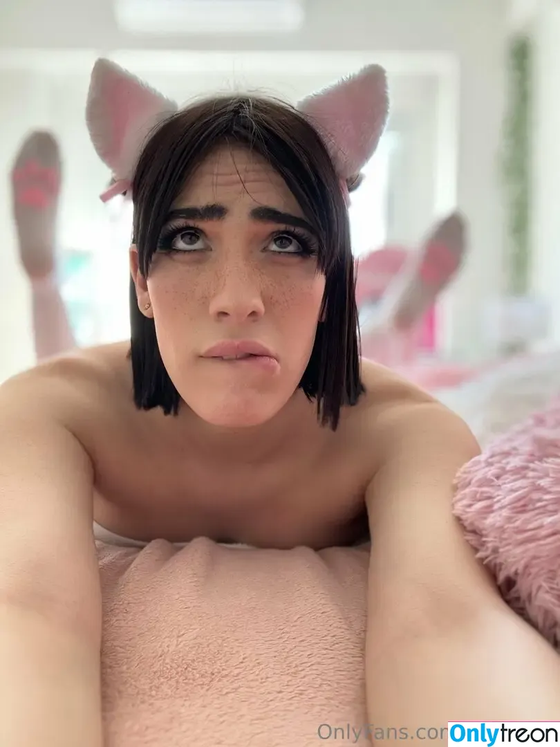 Fefikitten голая photo #0026 (cutieTs18 / urfefikitten)