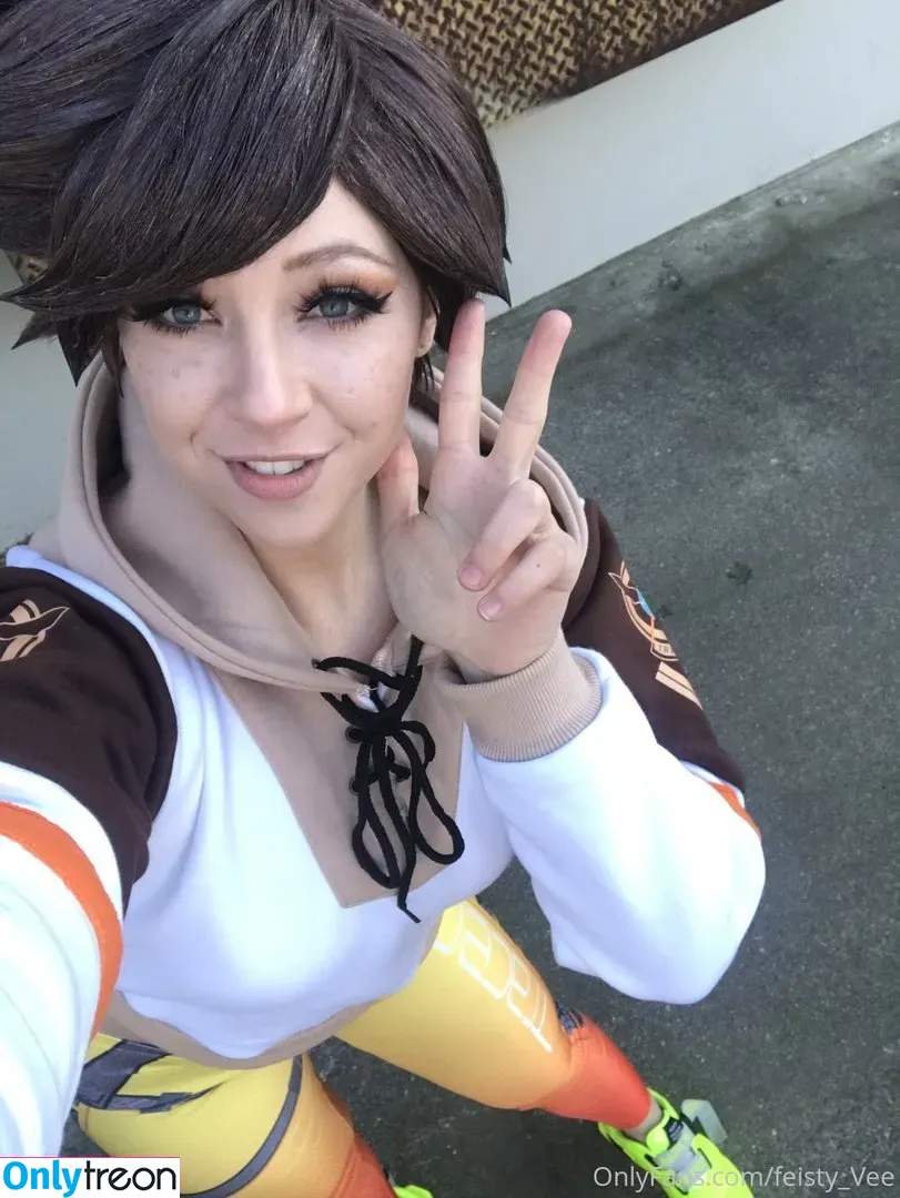 Feisty Vee nude photo #0001 (feisty_vee)