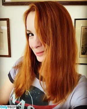 Felicia Day / feliciaday nude photo #0147