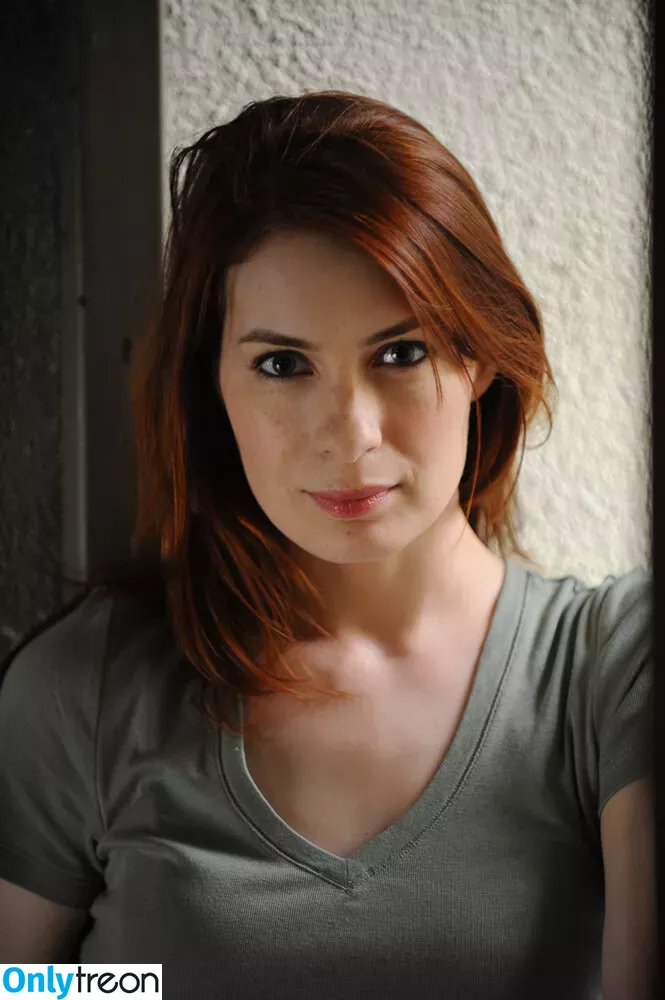 Felicia Day nude photo #0098 (feliciaday)