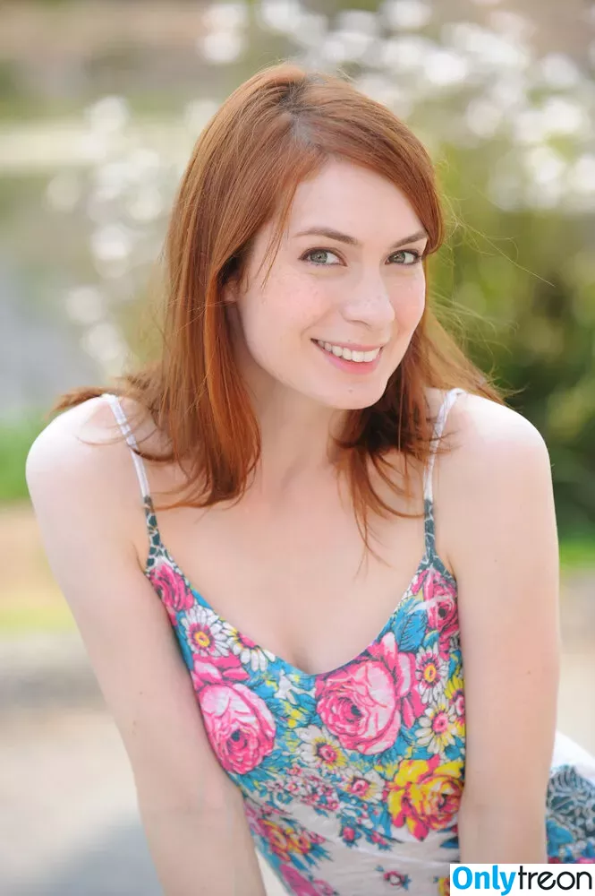 Felicia Day nude photo #0121 (feliciaday)