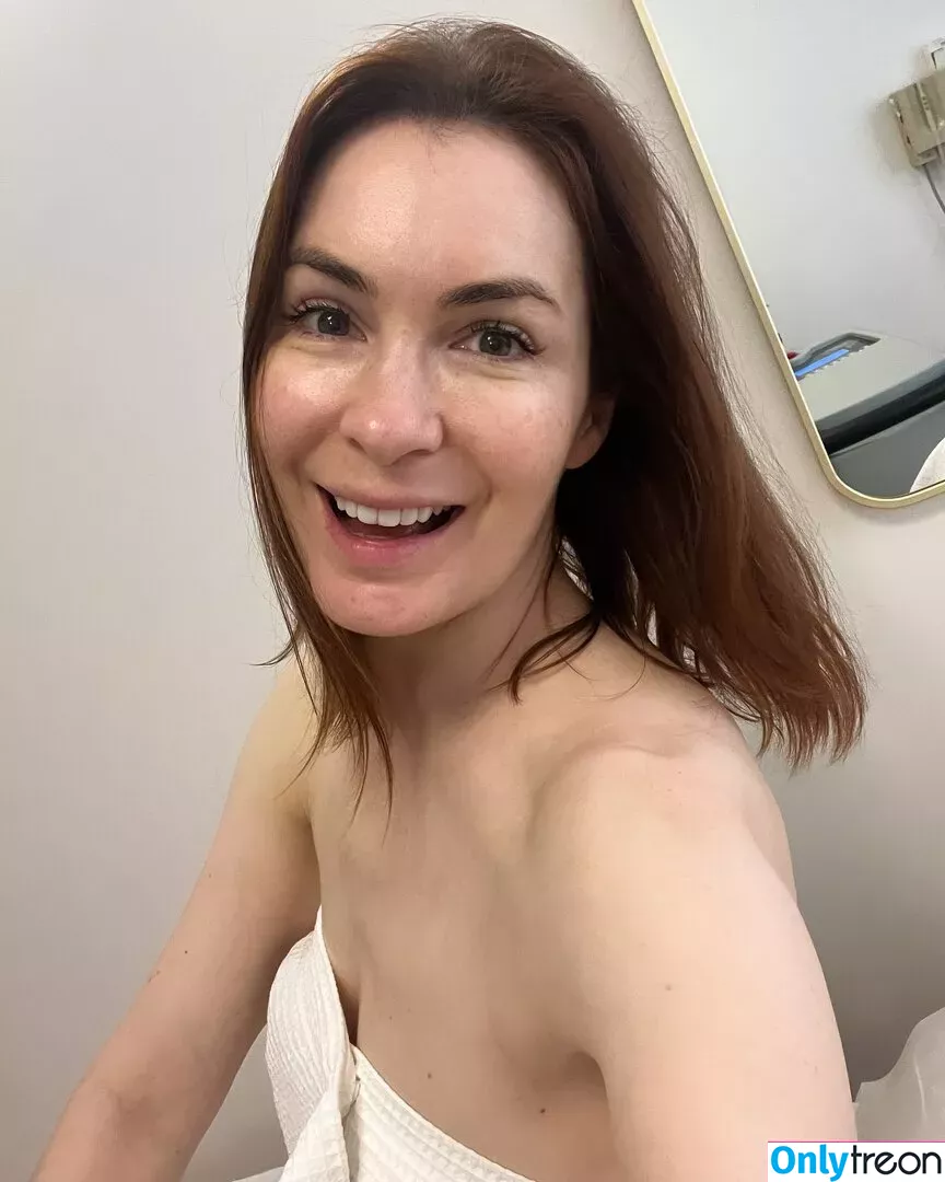 Felicia Day nude photo #0125 (feliciaday)