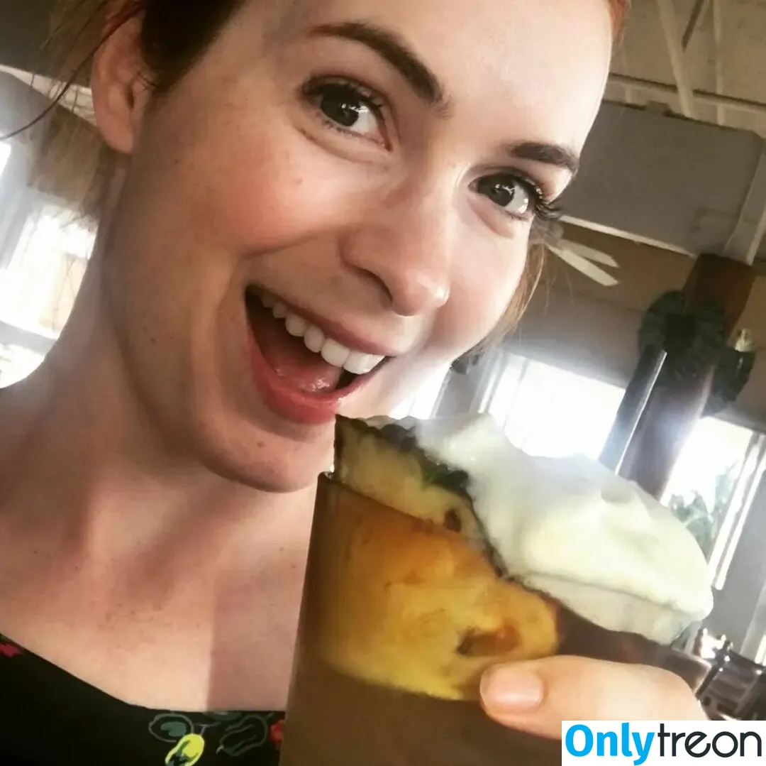 Felicia Day nude photo #0131 (feliciaday)