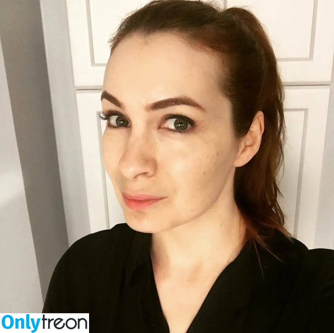 Felicia Day nude photo #0135 (feliciaday)