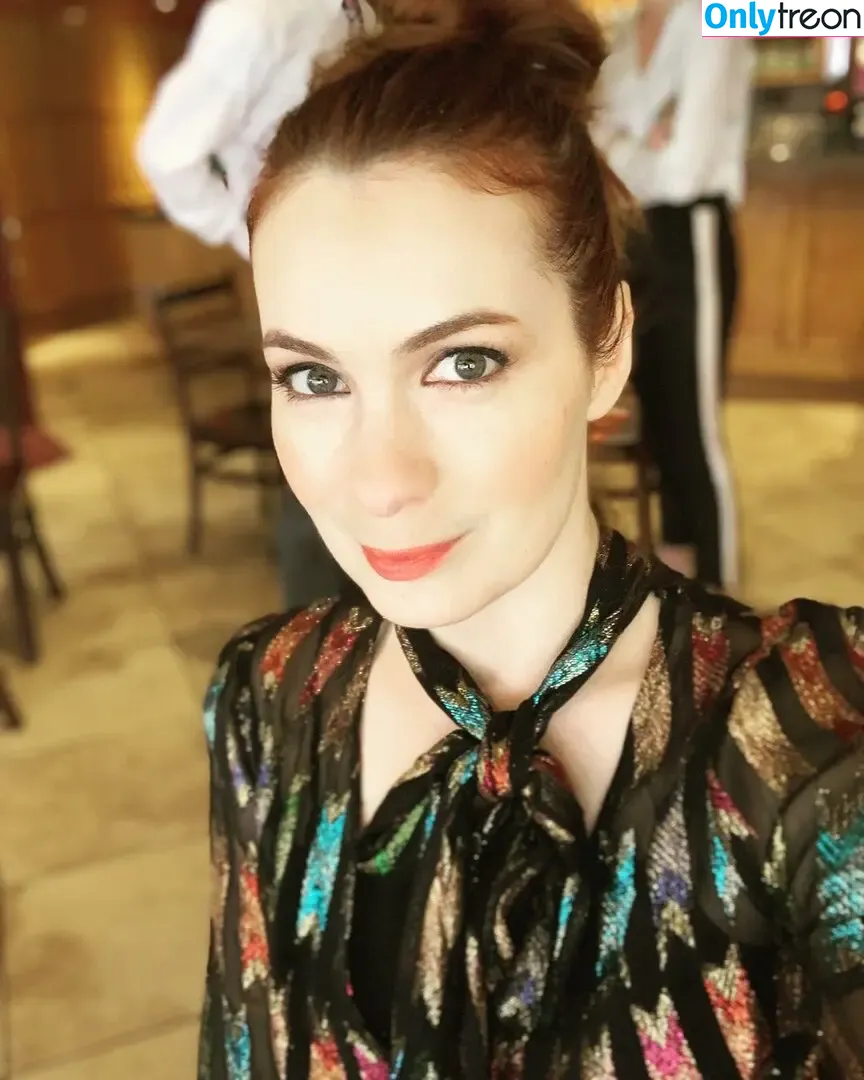 Felicia Day nude photo #0143 (feliciaday)