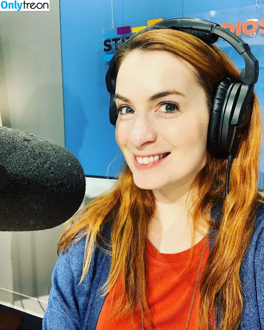 Felicia Day nude photo #0158 (feliciaday)