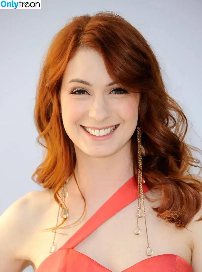 Felicia Day nude photo #0176 (feliciaday)