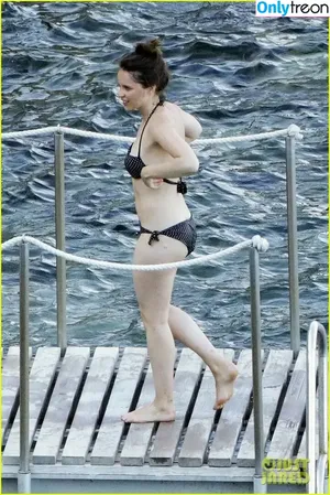 Felicity Jones / felicity.jones фото голая #0314
