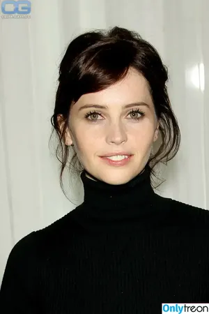 Felicity Jones / felicity.jones фото голая #0326