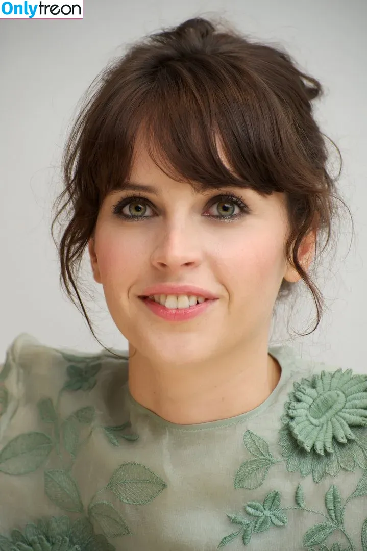 Felicity Jones nude photo #0016 (felicity.jones / felicityjonesxo)