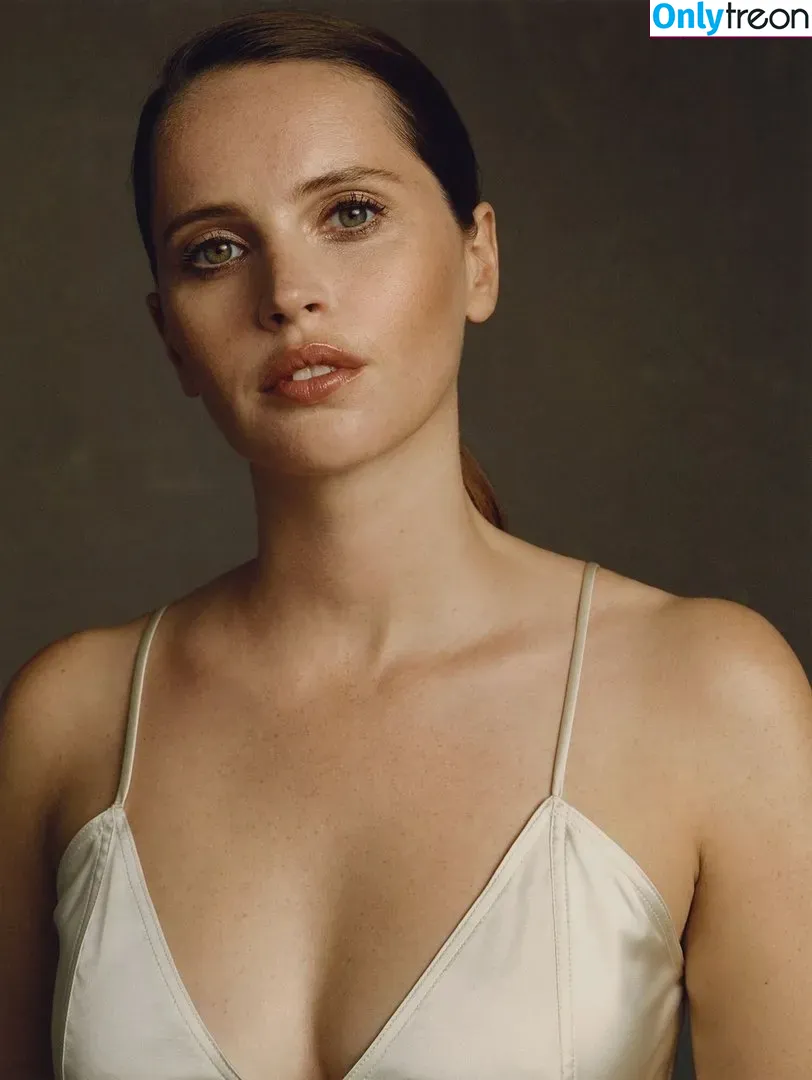 Felicity Jones nude photo #0023 (felicity.jones / felicityjonesxo)