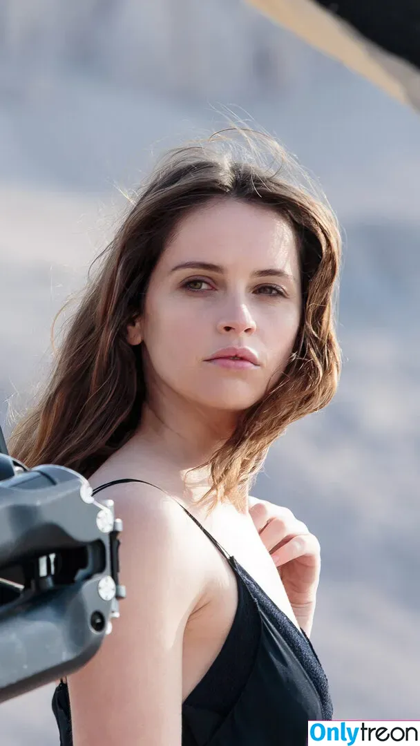 Felicity Jones голая photo #0079 (felicity.jones / felicityjonesxo)
