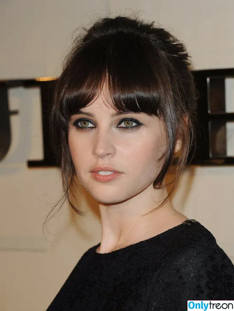 Felicity Jones голая photo #0104 (felicity.jones / felicityjonesxo)
