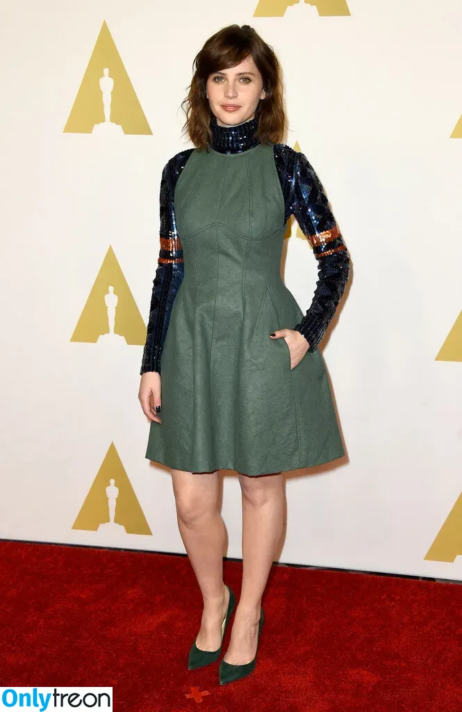Felicity Jones голая photo #0110 (felicity.jones / felicityjonesxo)