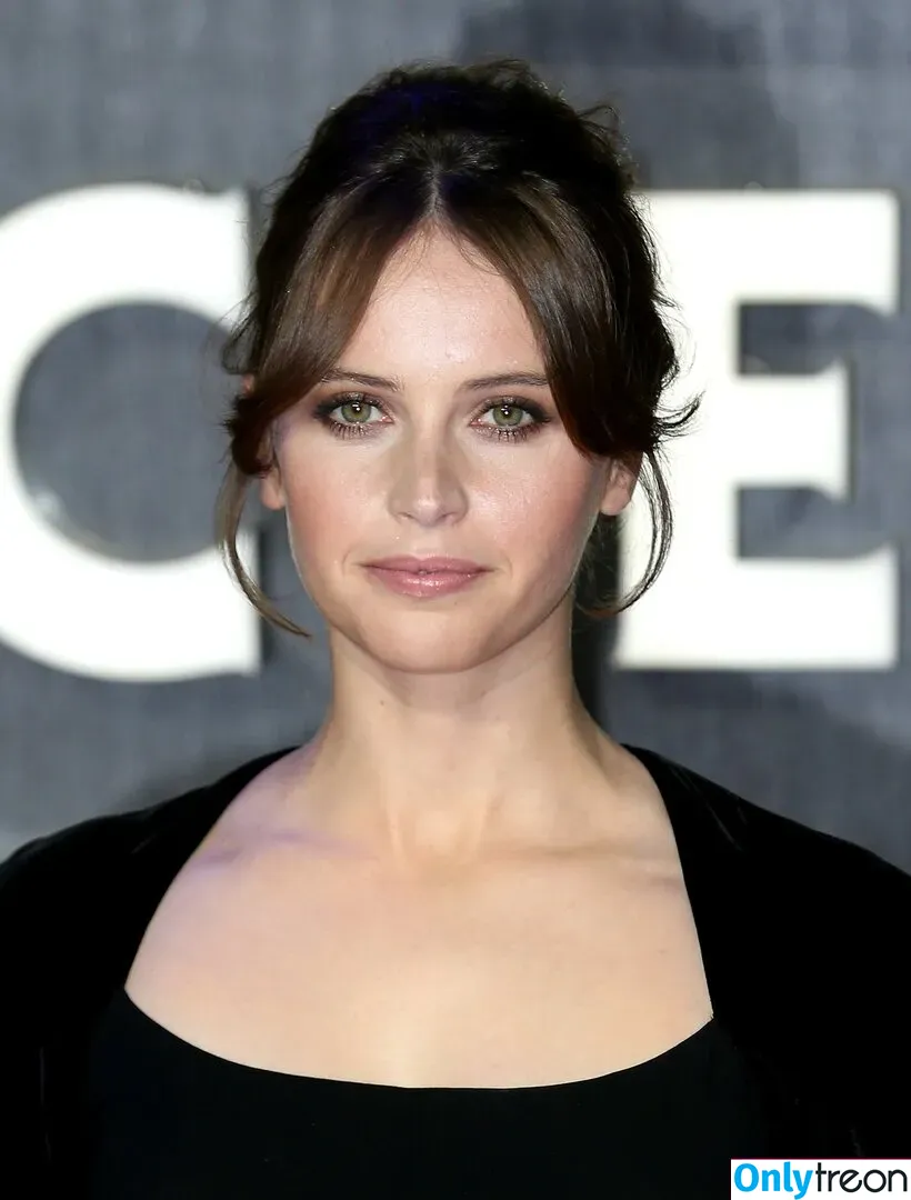 Felicity Jones голая photo #0118 (felicity.jones / felicityjonesxo)