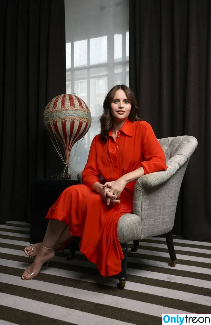 Felicity Jones голая photo #0143 (felicity.jones / felicityjonesxo)