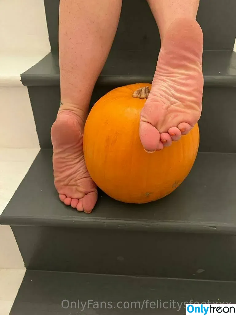 felicitysfeetxxx nude photo #0020 (felicitysfeetxxx)