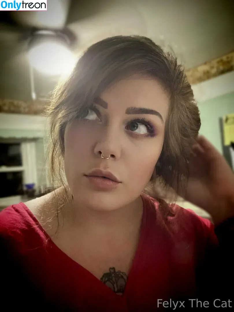 felyxfree голая photo #0164 (felyxfox)