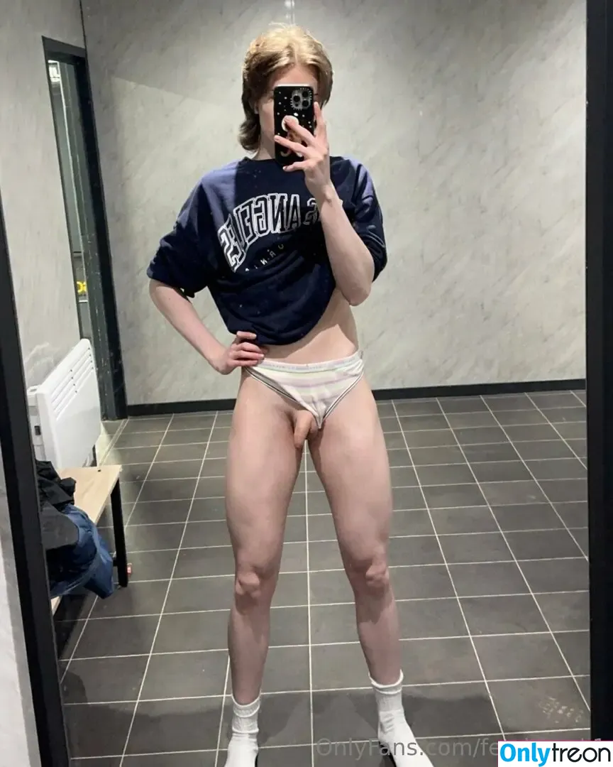 femboyuk1 голая photo #0101 (femboy_uk)