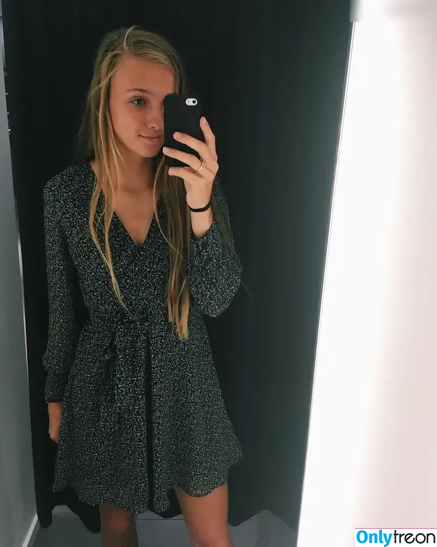 Femke Bol nude photo #0014 (femke_bol)