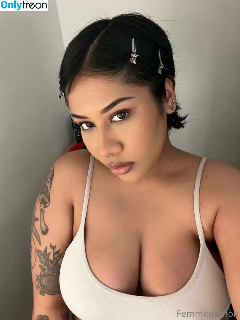 femme.demon nude photo #0058 (Julie 🥭 / femmedemon)
